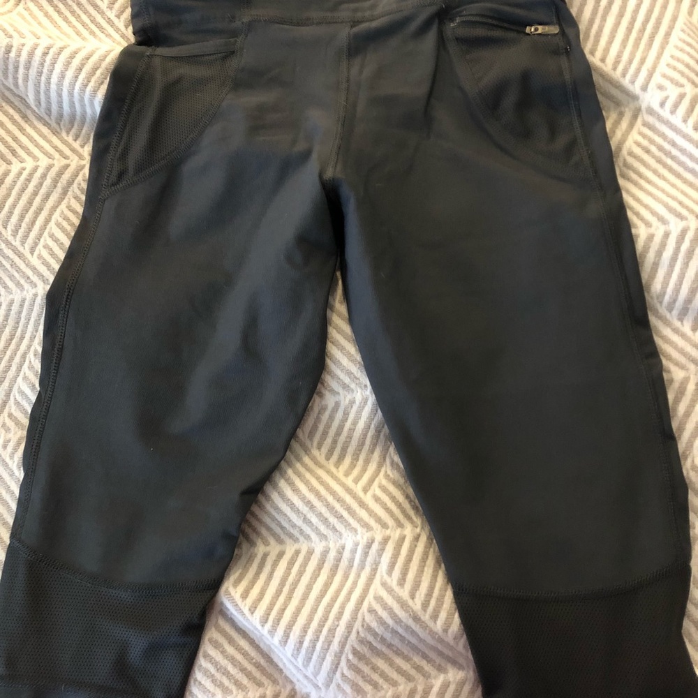 Nike dri-fit workout capris - Picture 3 of 6